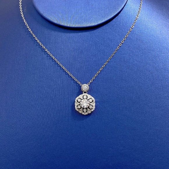 Certified 1/2 ct. t.w. Moissanite Diamond Flower Pendant Necklace NEW - Picture 5 of 15